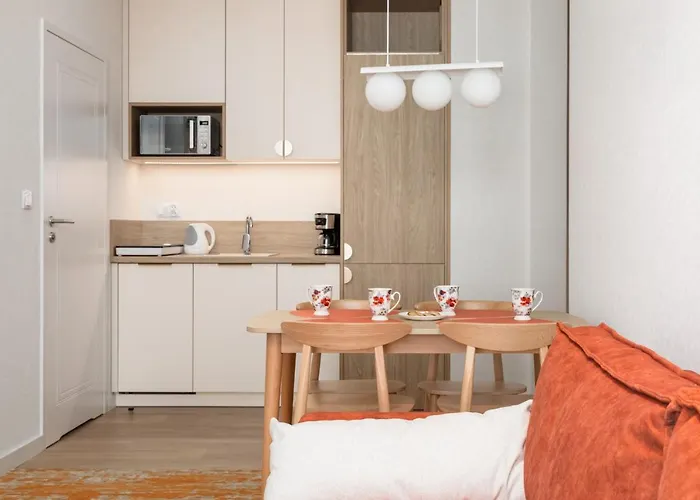 Rent Like Home - Bel Mare F302
